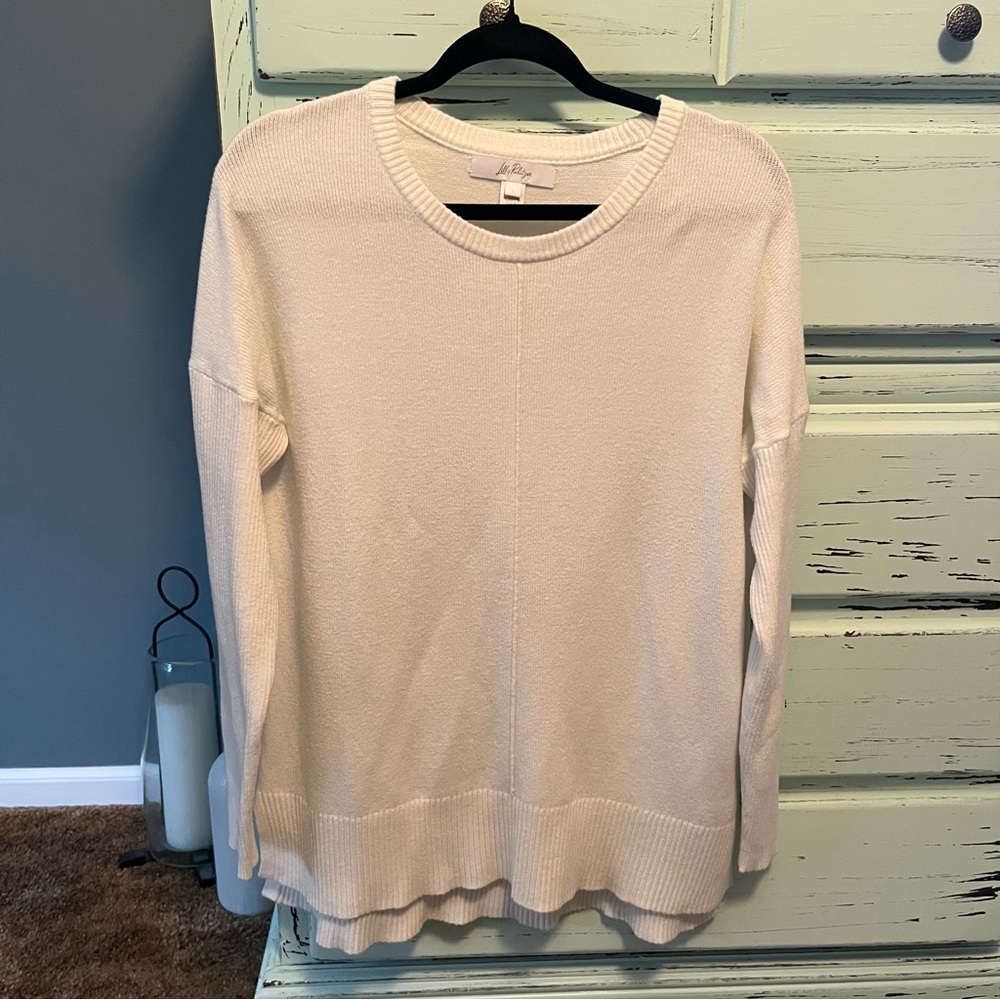 Lilly Pulitzer white Crew Neck Sweater. Size Large